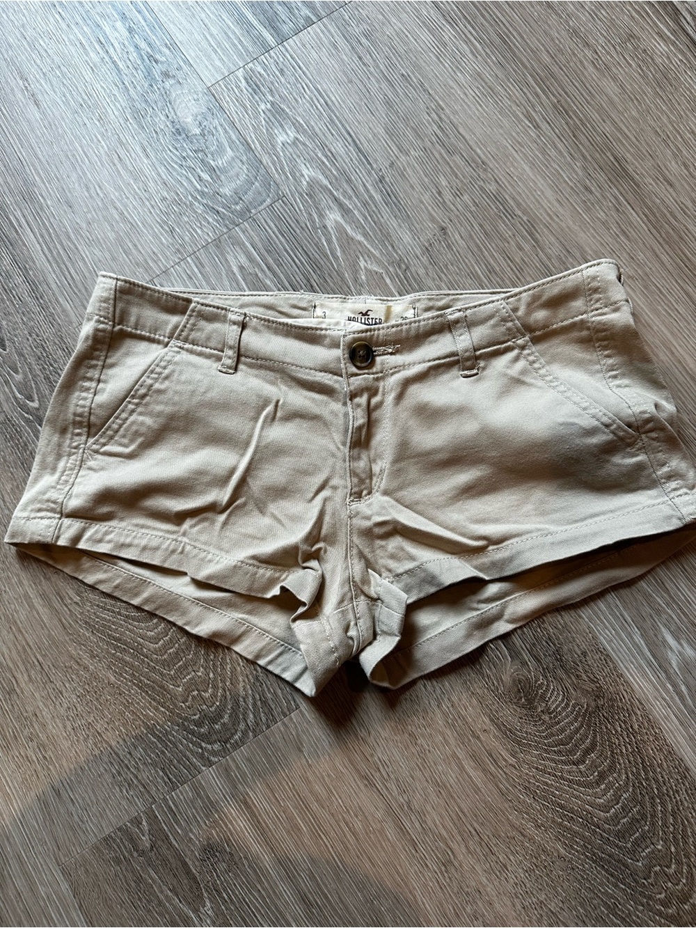 Hollister Women's Beige Low-Rise Cotton Blend Jean Shorts